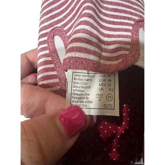 City Sneaks Women's Slip-On Sneakers Size 11 Red & White Striped - Picture 5 of 5